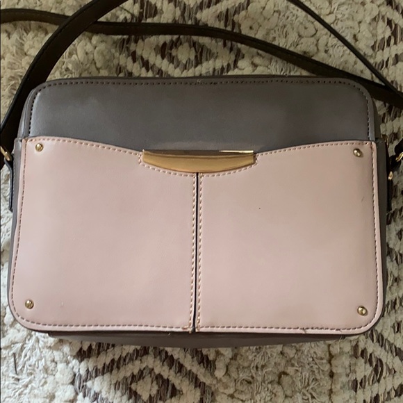 crossbody - Picture 2 of 4